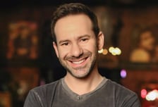 3.7억명이 본다...성인물 왕국 '온리팬스' 소유주, 암 투병 끝에 사망