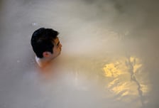 58년 온천 닫고 여객선 운항도 축소…일본, 호르무즈 봉쇄 여파 확산