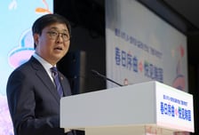 약속 지킨 최휘영 문체부 장관…주식 147억원어치 팔았다