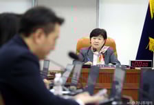 "불법 특위 해체" "이 사람아, 조용"…여야, 국조특위서 충돌