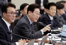 '부동산 투기와 전쟁' 밤 9시에 내부자료까지 띄운 李, 다음 카드는