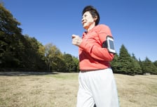 "산책도 위험할 수 있어요"...할머니 10명 중 3명 '비상'