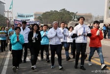"與 약속 지켜…내란 종식 불가" 개혁 4당, 정치개혁 요구 삼보일배