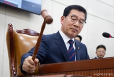 '경찰 수장 정년 예외' 법안, 국회 8부 능선 넘어…경찰청장 인사 촉각