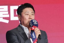 [포토] 김태형 감독 '봄엔 무조건 강해요'