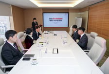 롯데장학재단, '롯데 꿈 Dream 탈북민 지원사업' 전달식 개최