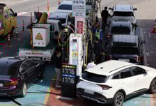 유류세 추가 인하 결정되자 국세청, 정유사에 공급價 '낮춰라' 요청