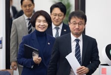 李 띄운 '무임승차' 공방… 野 "노인을 혼잡 주범 낙인" 與 "고유가 대안"