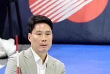 [포토]'좀 밀리는구나' 강성형 감독