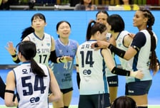 [한번에쓱]어웨이에서 기선제압 '봄배구 챔프전까지 가자!' GS칼텍스