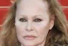 '90세' 1호 본드걸 재산 347억, 횡령→피렌체 부동산?…수사 착수