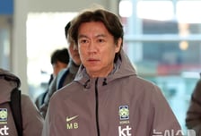 '홍명보호 첫 상대 유력' 덴마크, '예상대로' 강했다... '빅리거 포진' 공포의 삼각편대+유효슈팅 1개도 못한 '짠물수비'