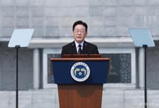 "반드시 기억, 합당 예우"…'서해수호 55영웅' 기린 李 대통령, 김혜경 여사는 '눈물'