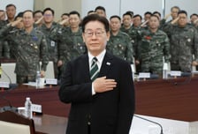 李대통령, "서강대교 넘지 말라" 조성현 대령에 "보고 싶었다"