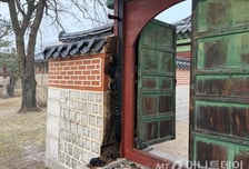 주변에 사람 없었는데...새벽 경복궁 자선당 인근 화재, 왜?