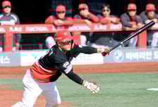 [포토]'만루에서 무조건이지' 2타점 적시타 김선빈