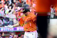 '미라클 한화' 10타수 무안타 '407억 듀오'가 사고쳤다, 11회 노시환 동점타→강백호 끝내기... 키움에 개막전 3연패 끊었다 [대전 현장리뷰]