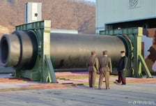 김정은, 릴레이 방산시찰…"러시아戰서 배워온 노하우로 고도화"