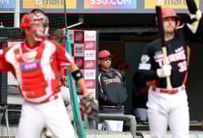 [포토]'오늘은 선발이 무너지네' 이범호 감독