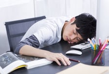 "1만5000원에 30분 꿀잠"...점심 대신 '낮잠' 찾는 직장인들