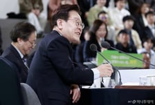 이재명 대통령 "오늘 결혼기념일"...제주도서 신혼여행 얘기 꺼낸 이유