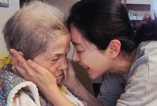 송윤아 "한 번만, 이름 다시 불러주세요…" 어머니와 투샷 '먹먹'