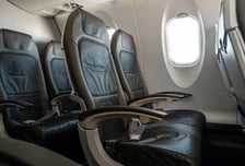 "뚱뚱하다고 좌석 2개 사래요" 수치심 폭발...'비행기 티켓값' 논쟁 활활