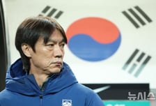 "韓, 놀랍도록 약하다" 오스트리아 매체도 비웃은 홍명보호... "저항할 의조조차 없었어" 혹평