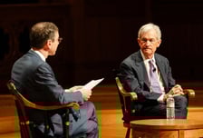 기준금리 인상 선 그은 파월…"이란전쟁 경제영향 더 지켜볼 것"