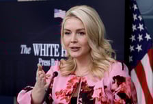 백악관 "트럼프, 아랍국과 전쟁비용 분담에 관심…이란 협상은 진행 중"