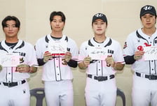 '첫 우천 취소' 울산 웨일즈, 팬 사랑은 '맑음'이었다! 장원진 감독 제안으로 '깜짝' 사인회 개최→"팬들에 즐거움 드리겠다"