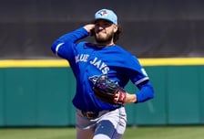 [속보] '이럴수가' 폰세, 5년 만에 MLB 복귀전서 충격의 부상 강판→수비 과정서 다쳤다! 2⅓이닝 1실점