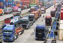 '역대급' 반도체 28% 급증, 2월 산업 생산 2.5%↑…중동 사태 미반영(종합)