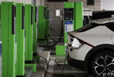 "여보, 전기차 다음에 사자"…기대했던 정부 추경엔 '전기 화물차' 보조금만