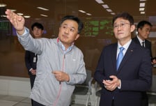 박윤영 KT 대표, 취임 행사보다 현장 찾았다…"고객 신뢰 회복 시작점"
