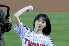 [포토] 승무원 출신 표예진 '오늘은 잠실 폭격기'