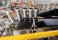 이란이 뒤흔든 알루미늄 공급망…국제 가격 급등