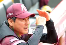 [포토]'랜더스전 준비하는' 설종진 감독