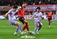 '손흥민 결정적 기회 놓쳤다' 한국, 오스트리아와 득점 없이 전반 종료