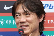 '충격적인 소식!' 월드컵 앞두고 홍명보 감독과 함께 하마평에 올랐던 사우디 사령탑 해임→이집트전 0-4 참패가 결정타