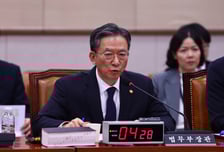 스토킹 피해자, 법원에 직접 접근금지 신청 가능…개정안 국회 통과