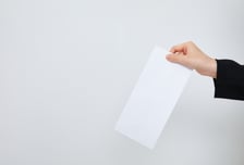 일부러? 실수로? 딸 결혼식에 '빈 봉투' 낸 지인..."말해야 할까요"