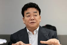 백종원, '백사장' 8일만에 2500만원 벌었다…1년 하면 매출 10억?