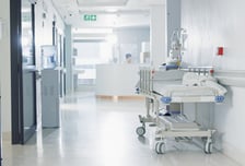 술 마시고 '꽈당'…응급실서 치료해주는 간호사 때린 60대 최후