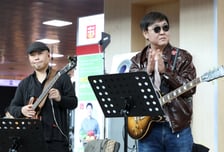 기타 메고 무대 선 문체부 장관…"오늘부터 수요일은 문화가 있는 날"