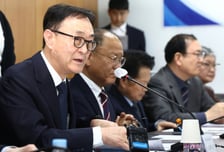 "비닐 6만원→12만원…마진 제로 넘어 문 닫을 판" 소상공인 비명