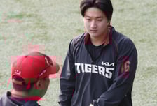 [포토] 이범호 감독 '윤도현 라이벌이 김도영 아니더냐'