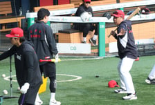 [포토] 이범호 감독, 윤도현에 원포인트 레슨