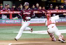 [포토] 2-0이다 '타점에 득점까지' 이주형