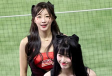 [포토]무대 꽉 채우는 조다정과 안지현